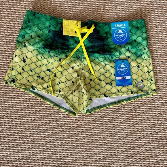 NWT Small Women’s Pelagic Waikiki Shorts - Picture 5 of 6
